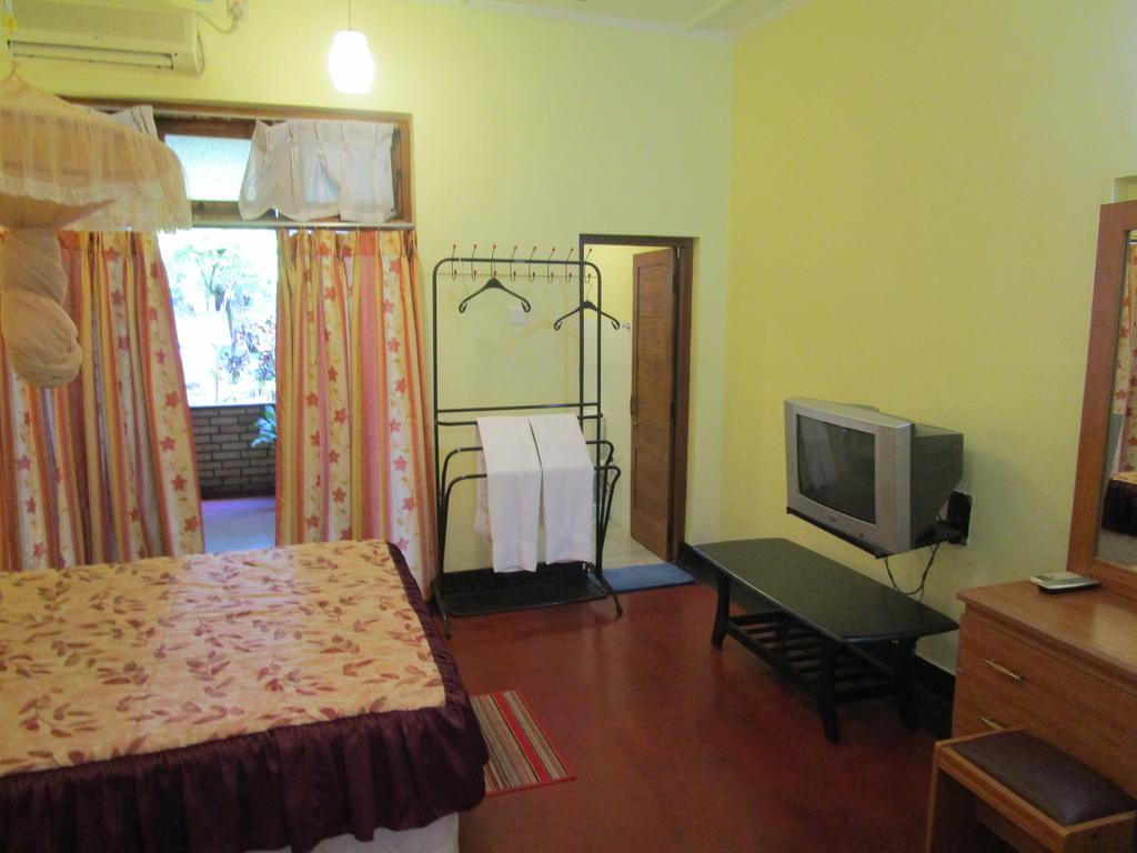 Hotel Shalini Анурадхапура Екстер'єр фото